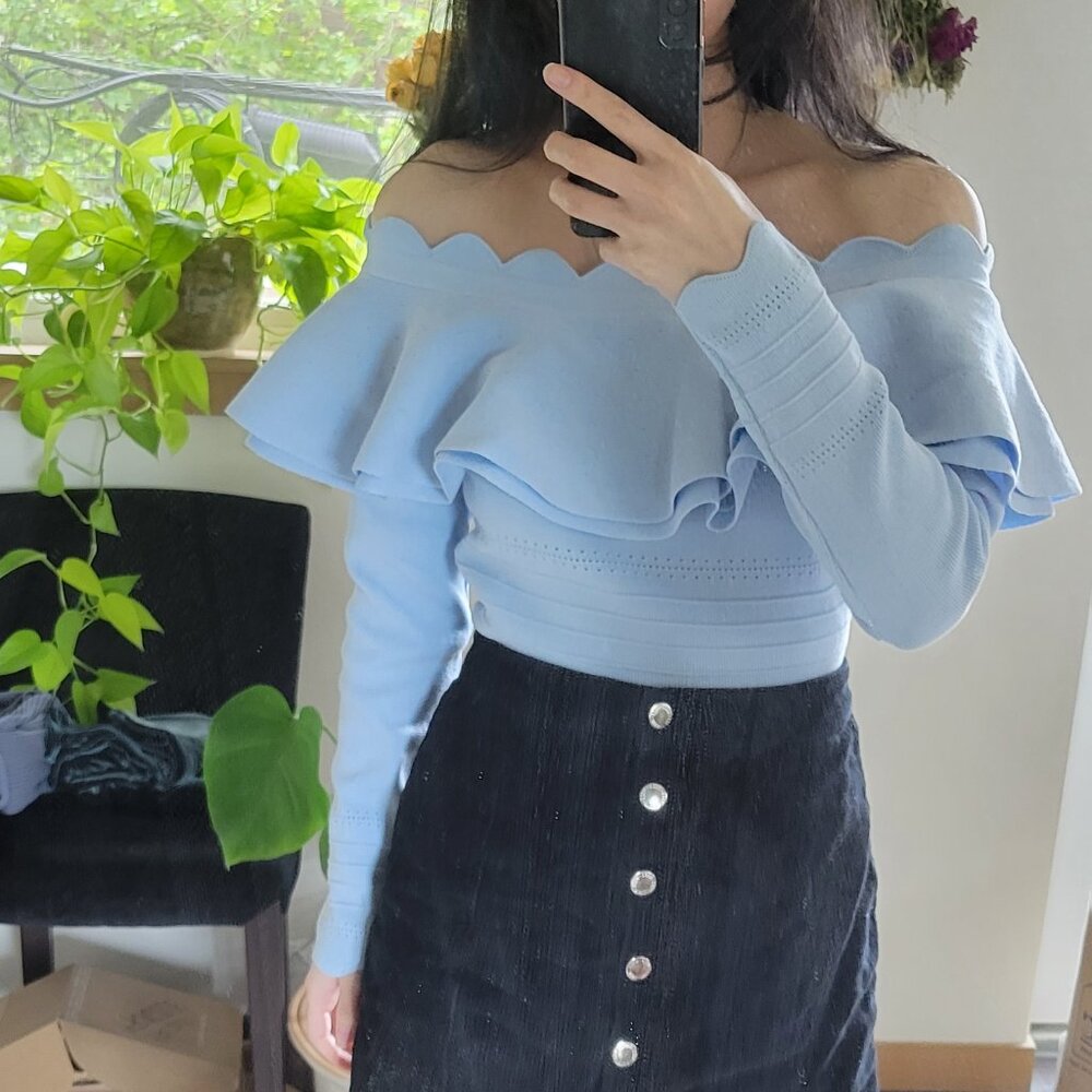Endless Rose Ruffle Scallop Top in Blue